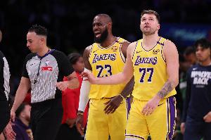 九游体育官网入口-资深高管批湖人:有詹姆斯和东契奇还为27年留空间?太愚蠢了