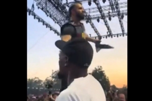 九游体育app-这该死的气质杜兰特现身伦敦音乐节 与“合作伙伴”公鸭互动