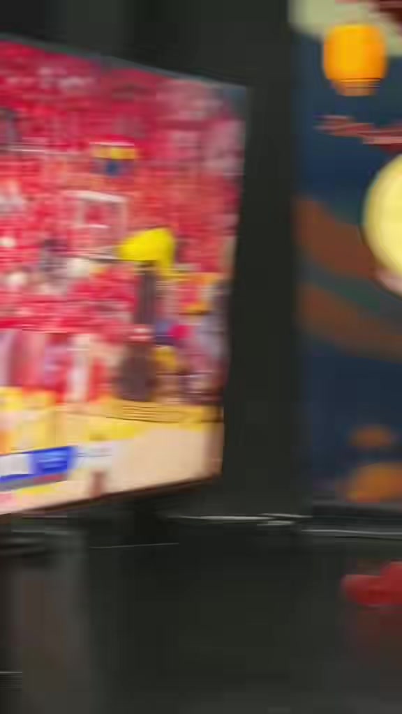 😁美女主持金佳悦晒与郭艾伦的同框照 网友纷纷起哄说在一起