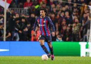 九游体育app-铁人！孔德连续在俱乐部和国家队出战100场比赛