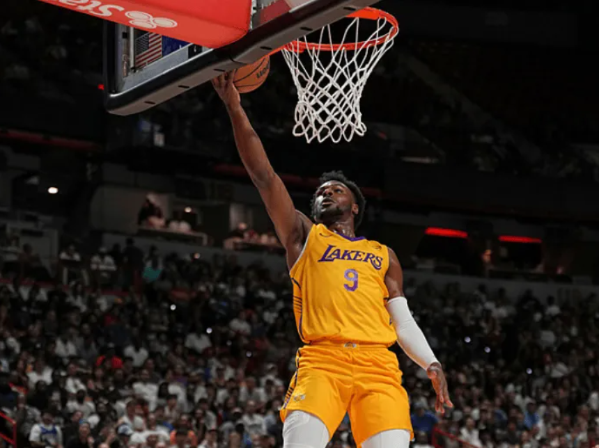 状元VS榜眼!夏联最失败球队诞生!湖人13分大胜,杨瀚森霸气隔扣