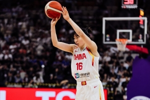 九游体育官网入口-箭如雨下！罗欣棫半场三分5中3 砍下暂为全场最高13分另1板1助2断