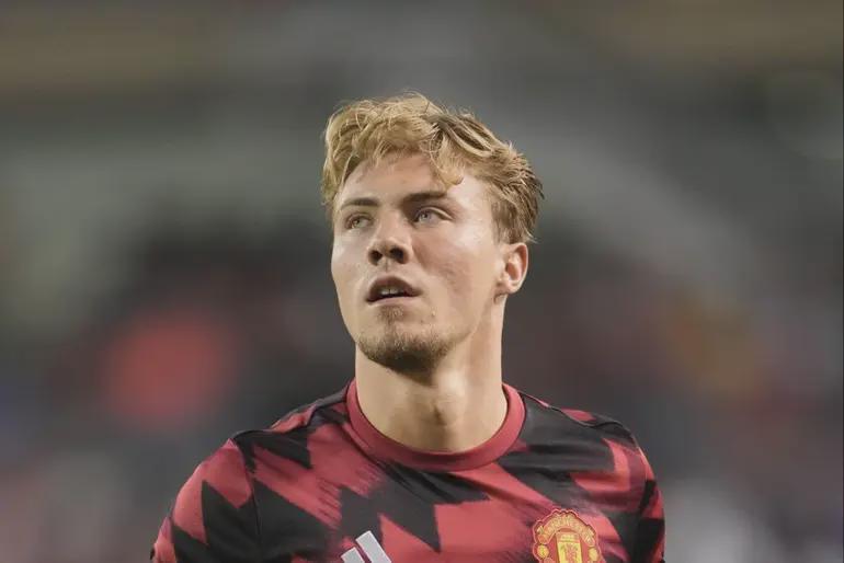 九游体育官网入口-迪马济奥：霍伊伦与那不勒斯的合同包含8000万欧的解约金