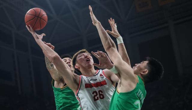 1724470919306073654.png 九游体育-重磅交易!周琦将加盟北京男篮 CBA争冠格局大变