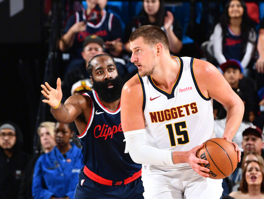 九游体育-11分,23分,6分!NBA联盟第一人亮剑,这是你能拿4亿顶薪的原因