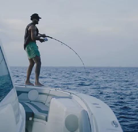 九游体育app-不打了！可能退出NBA！西蒙斯突然解雇经纪人