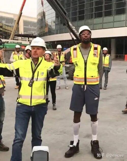 九游体育中国官网-NBA有哪些运动员拥有“非人类”的身材？