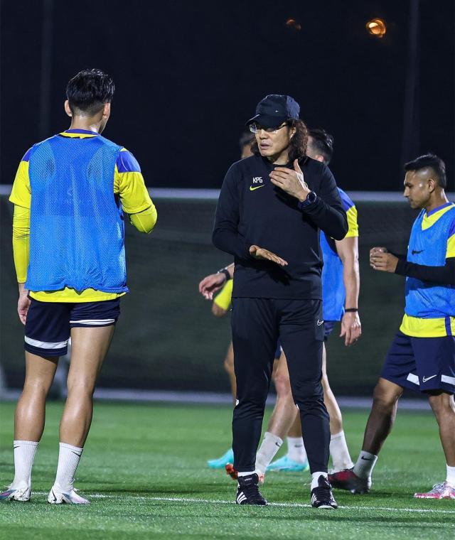 1704335919884093397.jpg 九游体育app-【亚洲杯倒计时8天】7队抵达多哈 10队扎堆阿联酋