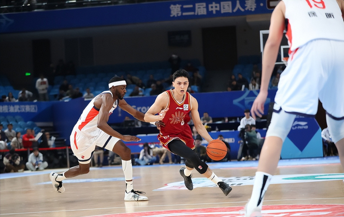 CBA俱乐部杯:诺威尔39分主导, 山西末节发威双杀广州3连胜晋级八强