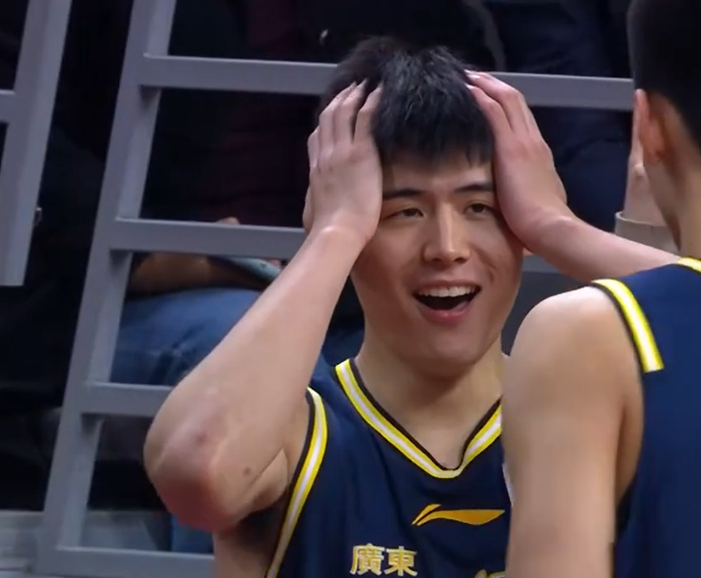 九游体育-输上海40分！杜锋有4个败笔，是广东队输球的主要因素