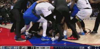 1675504140520094217.gif 九游体育中国官网-魔术森林狼爆发激烈冲突 萨格斯“擒杀”小里弗斯